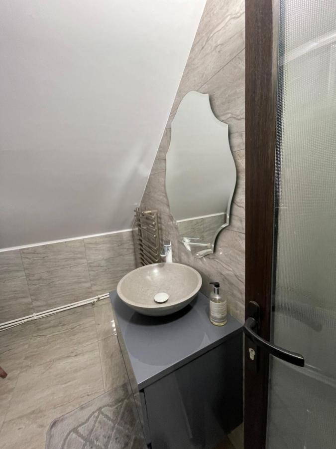 Apartelim Manastirea Humorului Exterior photo