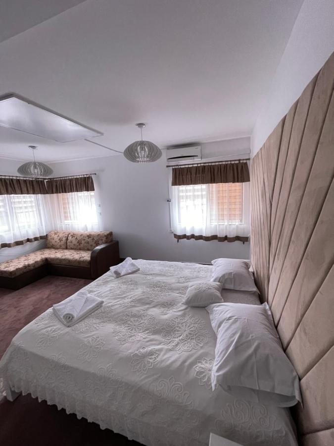 Apartelim Manastirea Humorului Exterior photo