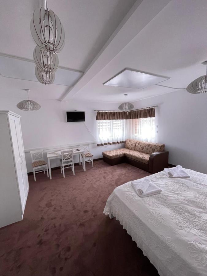 Apartelim Manastirea Humorului Exterior photo